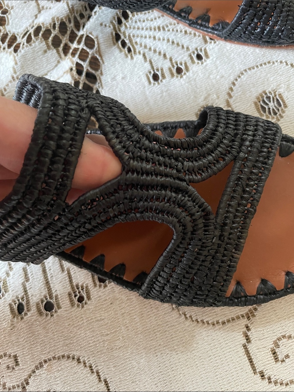 Carrie Forbes Salon Black Hand Genuine Leather Woven Slide Sandals - Picture 4 of 7